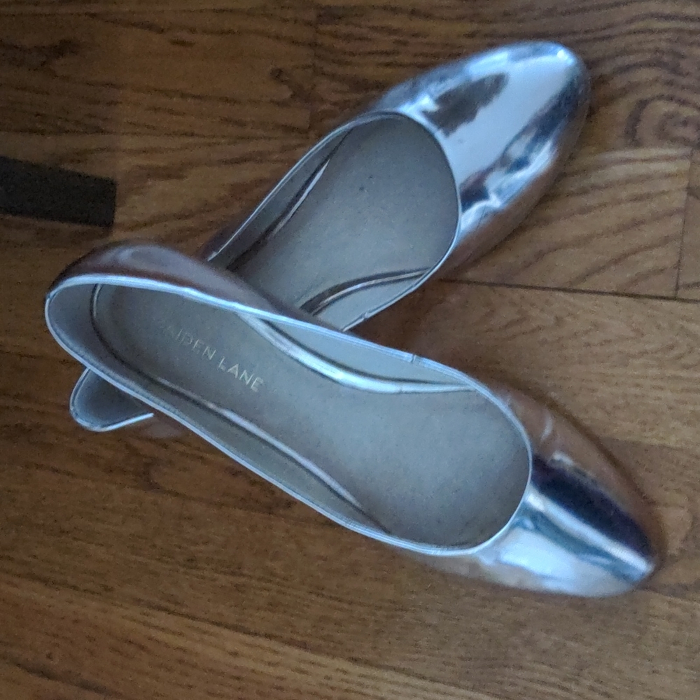 Gold flats - Picture 3 of 5